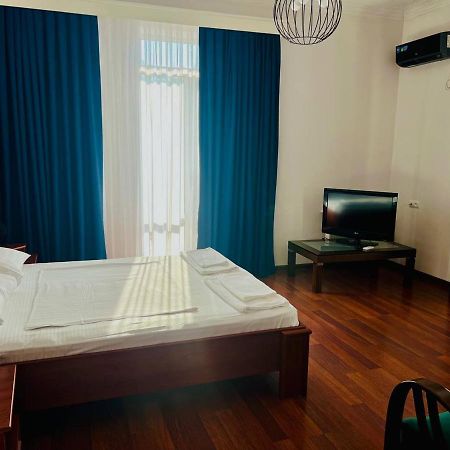 Aristocrat Hotel Tbilisi ภายนอก รูปภาพ