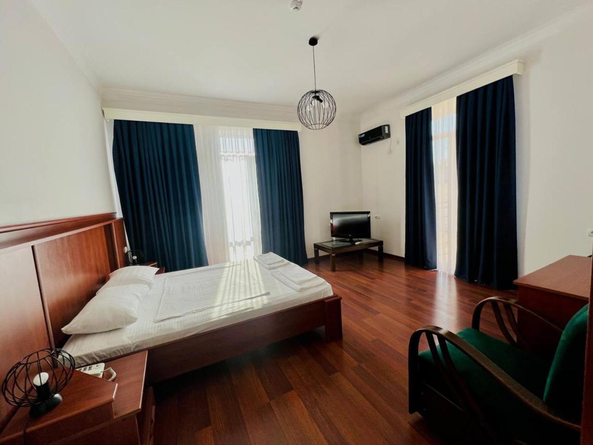 Aristocrat Hotel Tbilisi ภายนอก รูปภาพ