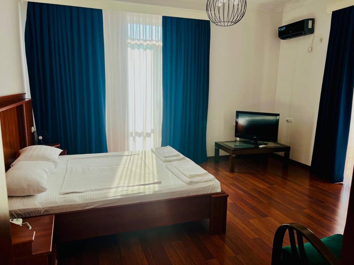 Aristocrat Hotel Tbilisi ภายนอก รูปภาพ