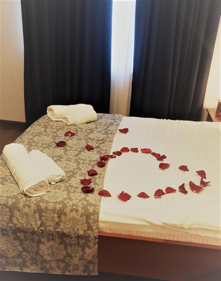 Aristocrat Hotel Tbilisi ภายนอก รูปภาพ
